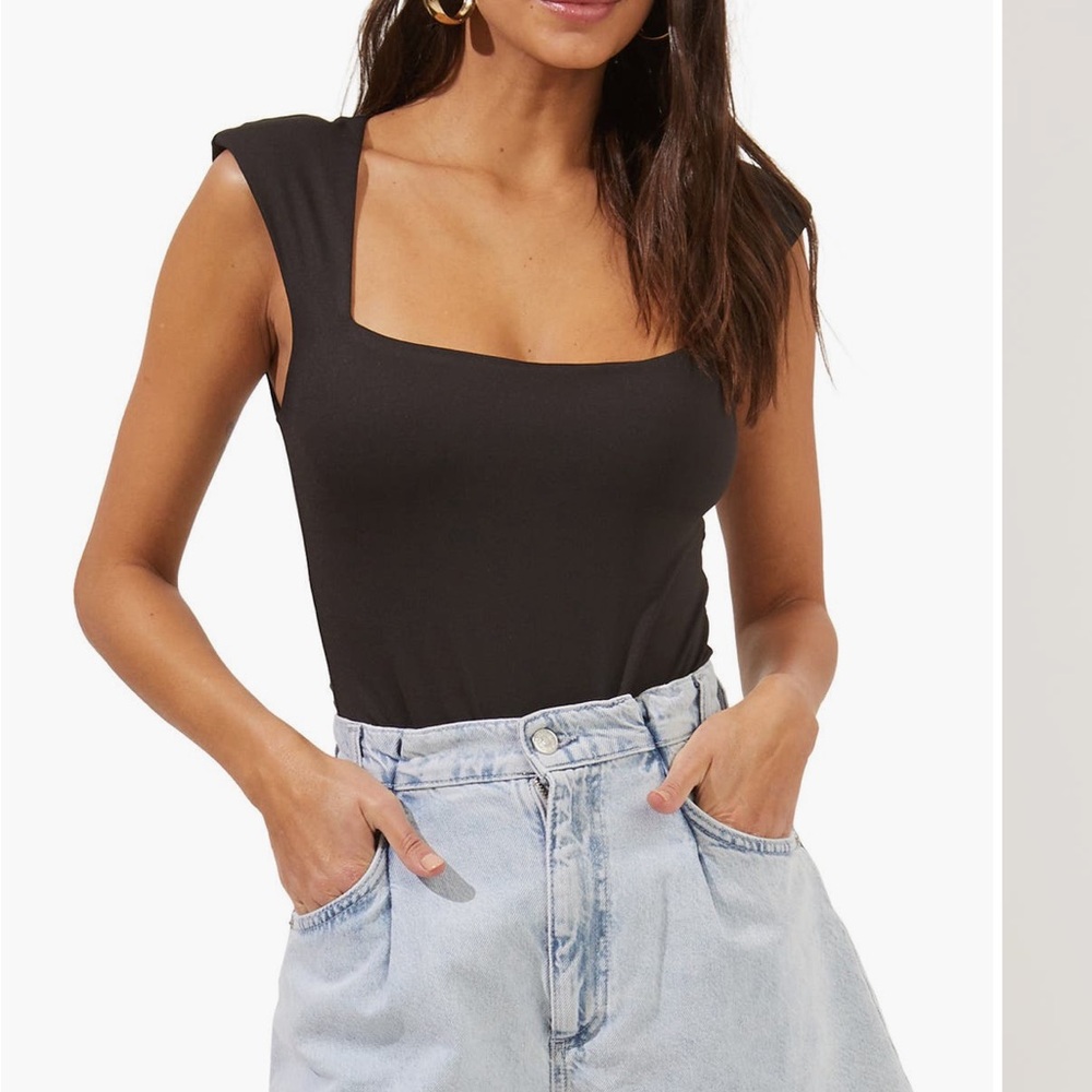 ASTR the label cap sleeve square neck bodysuit black size large